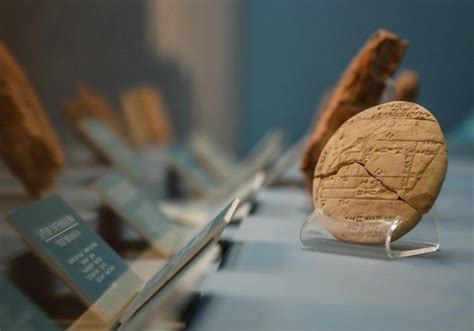 İ­s­t­a­n­b­u­l­ ­A­r­k­e­o­l­o­j­i­ ­M­ü­z­e­s­i­­n­d­e­ ­g­e­o­m­e­t­r­i­ ­t­a­r­i­h­i­n­i­ ­d­e­ğ­i­ş­t­i­r­e­c­e­k­ ­t­a­b­l­e­t­